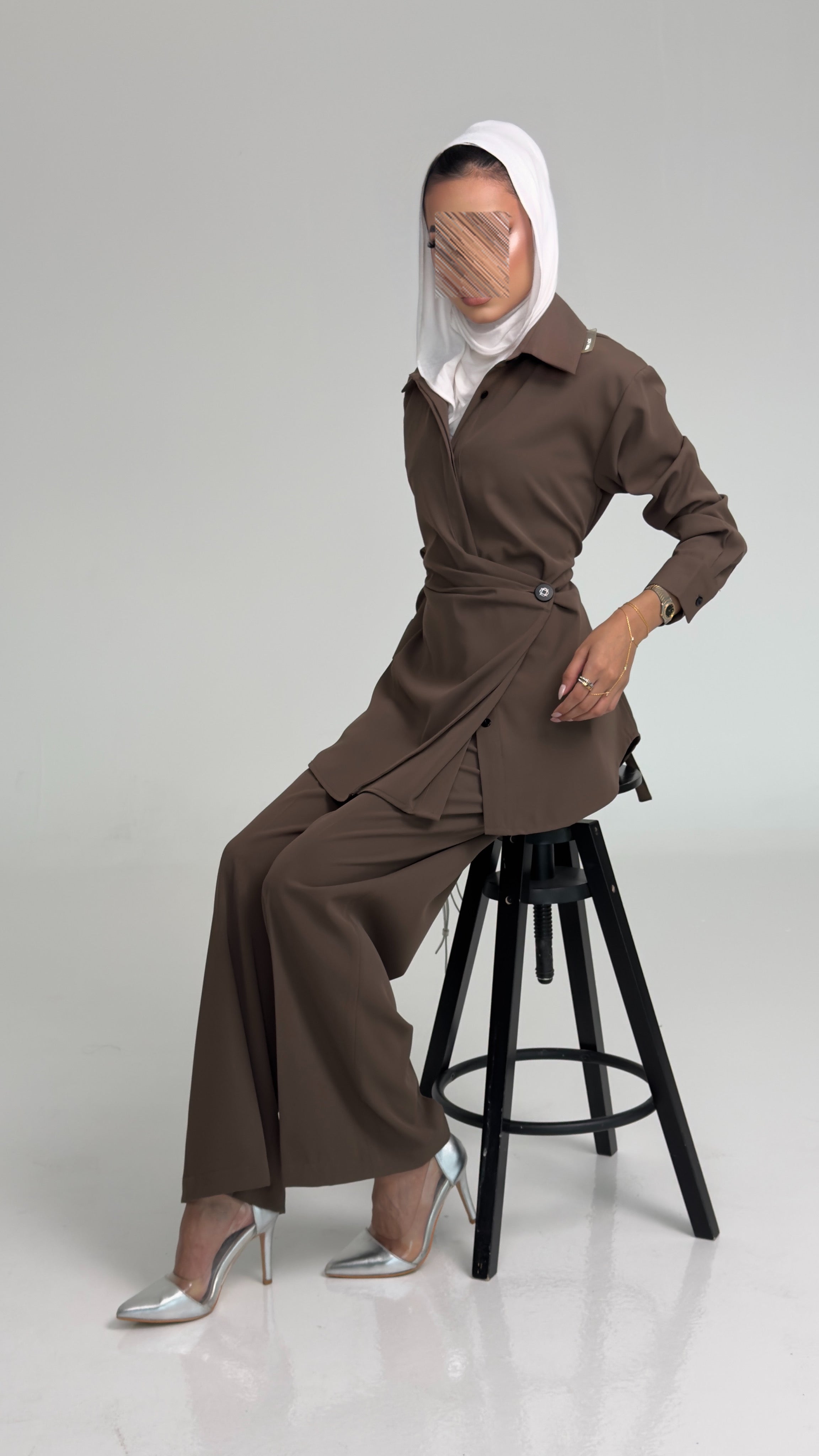 بدلة قميص وبنطلون بيج