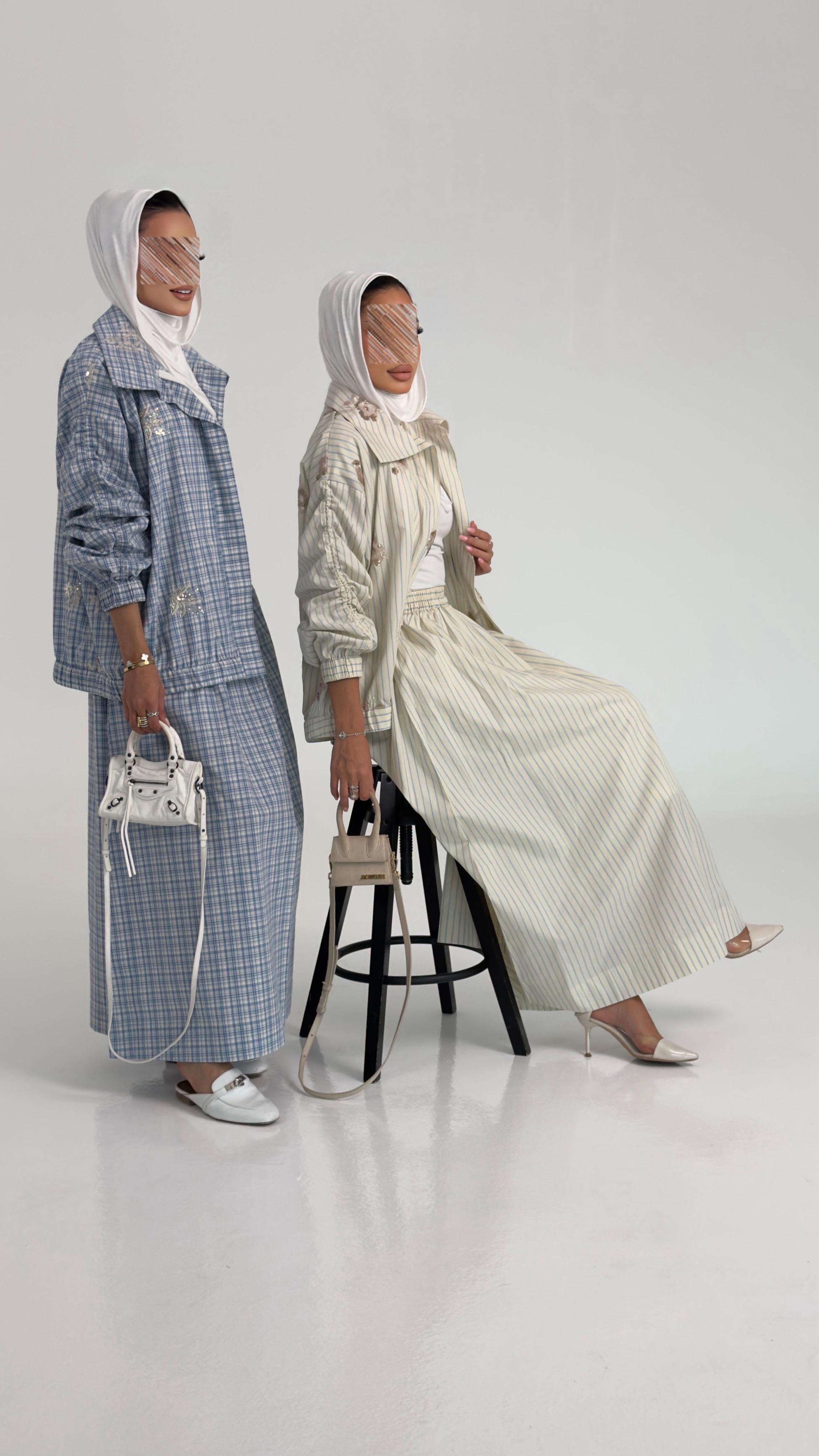 طقم كاروهات أزرق