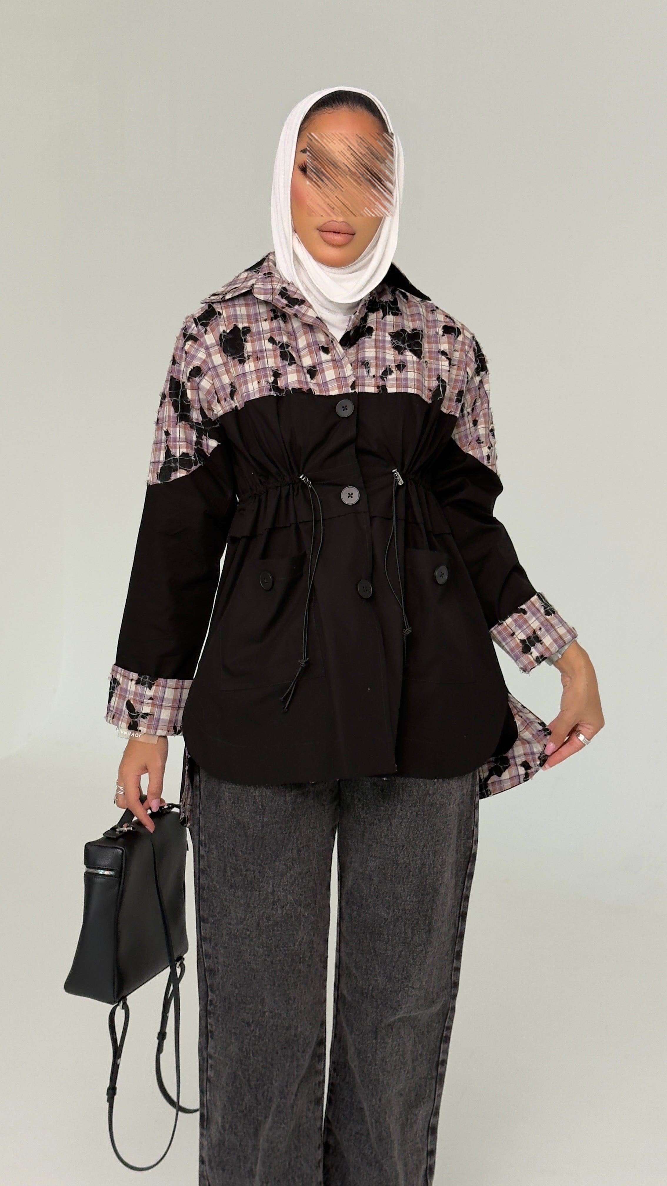 قميص كاروهات أسود