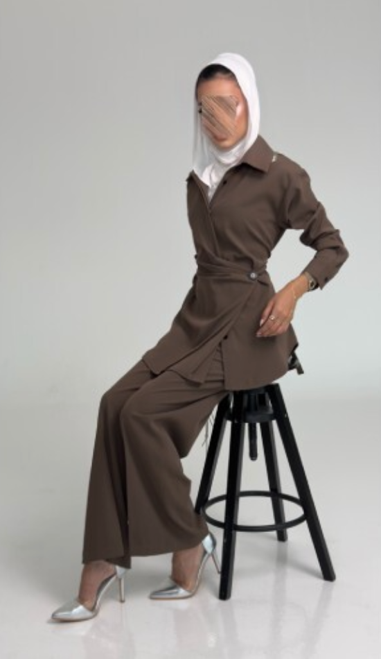 بدلة قميص وبنطلون بني