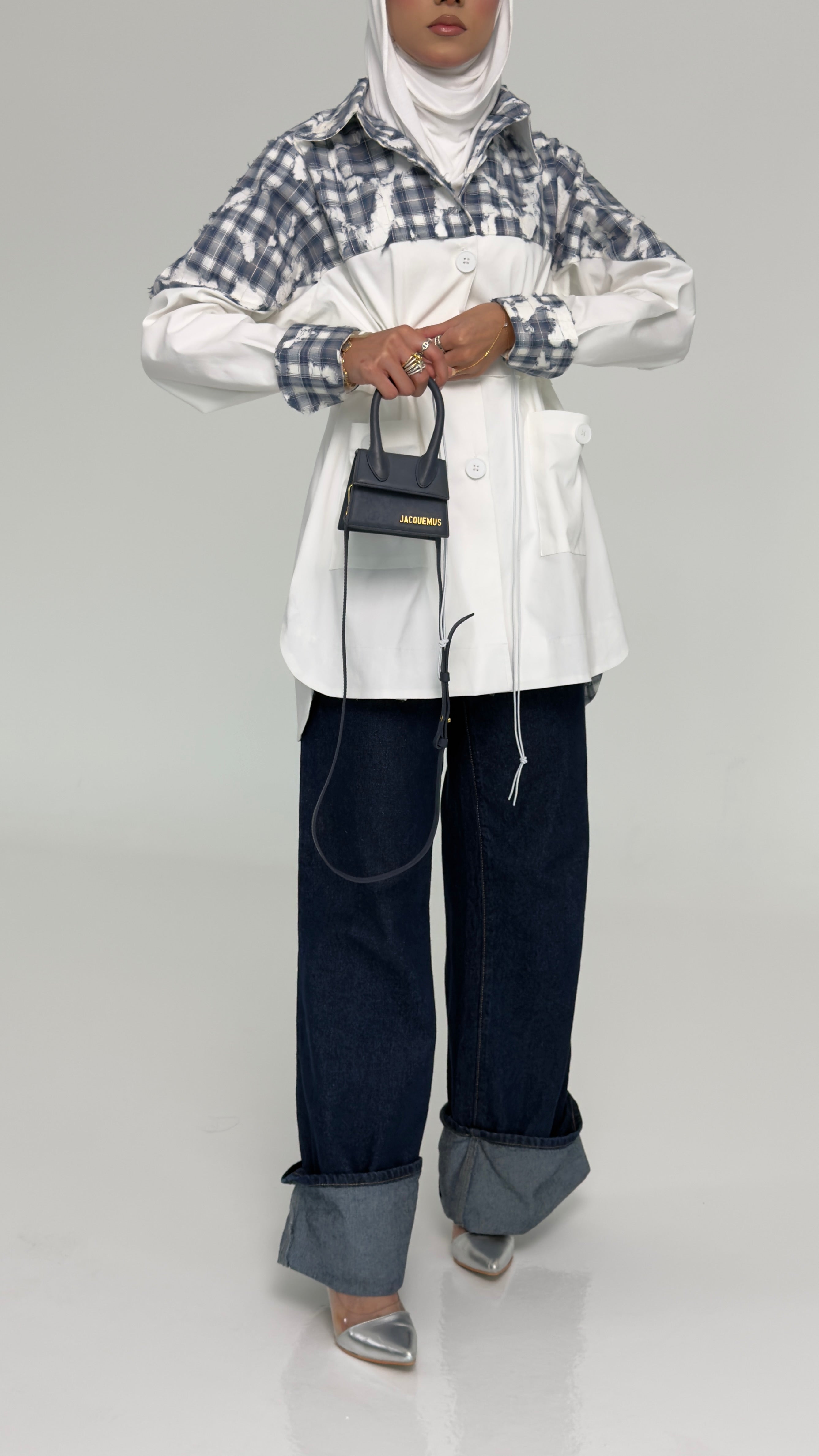 قميص كاروهات أبيض