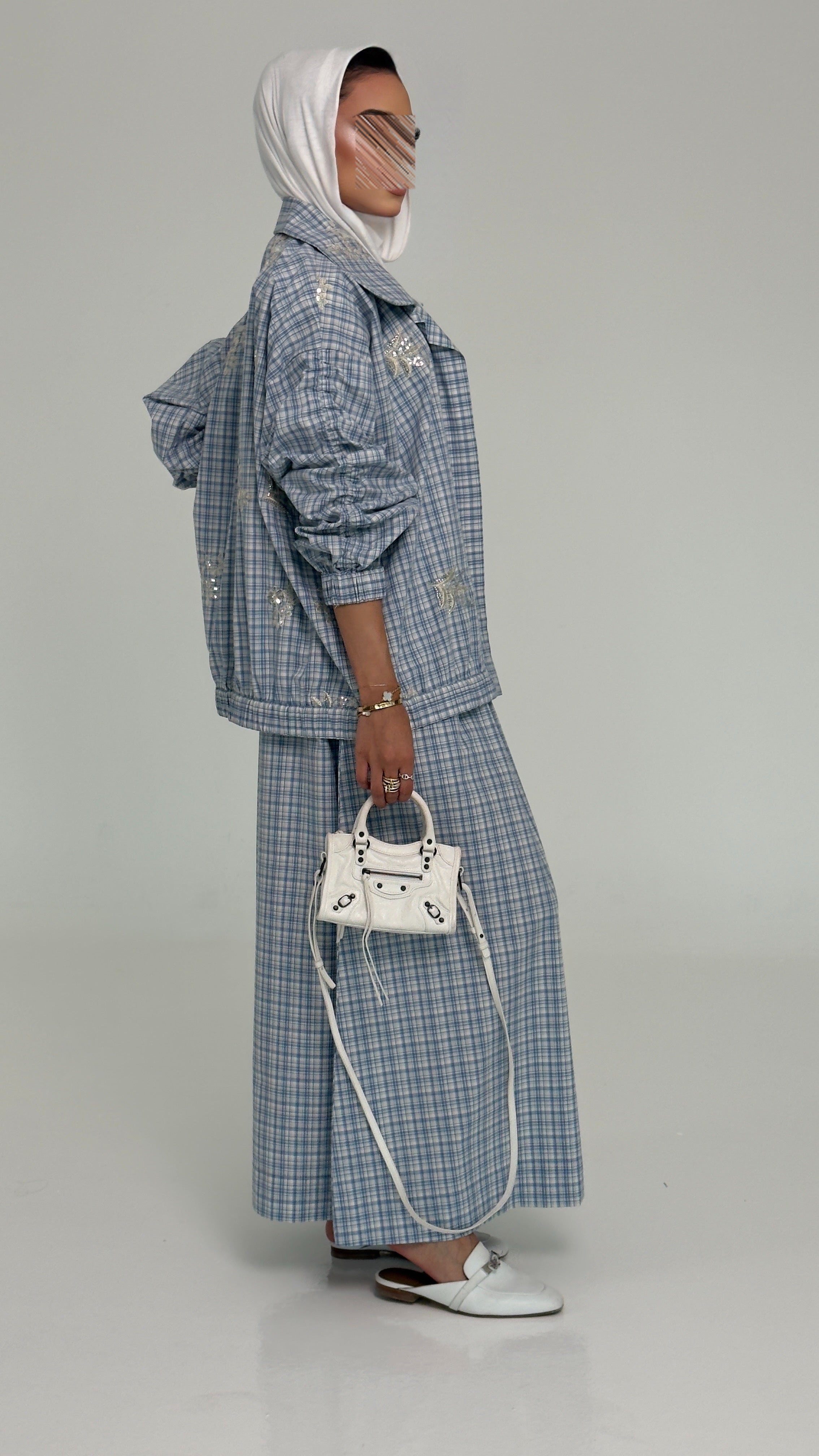 طقم كاروهات أزرق