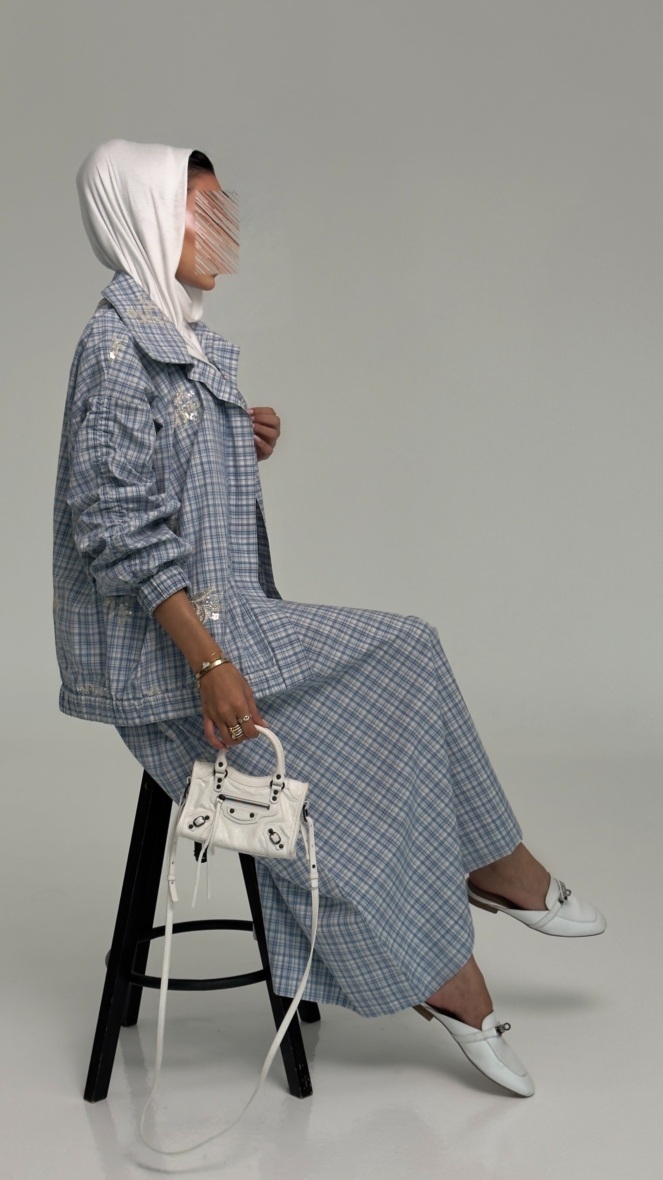 طقم كاروهات أزرق