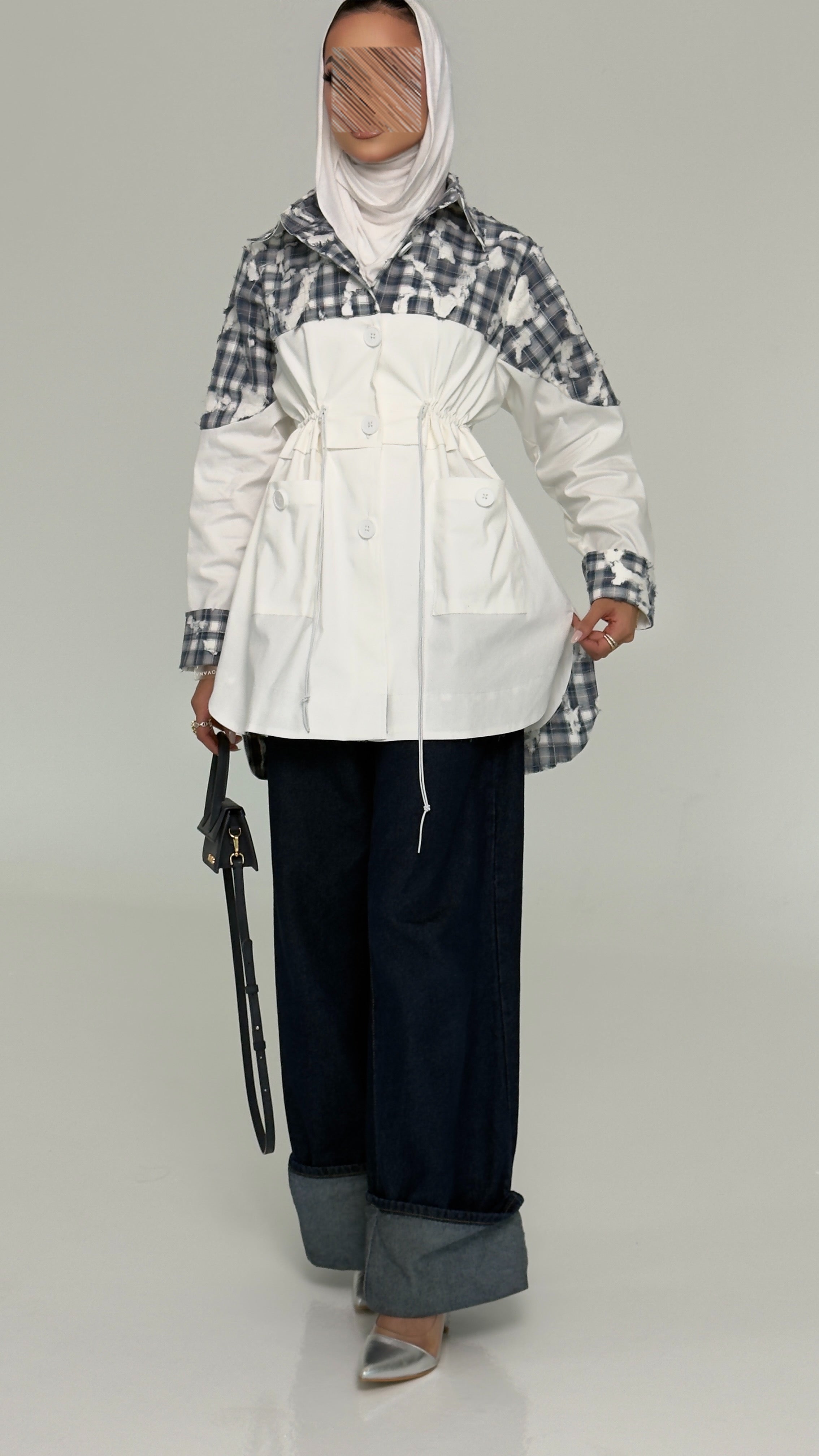 قميص كاروهات أبيض