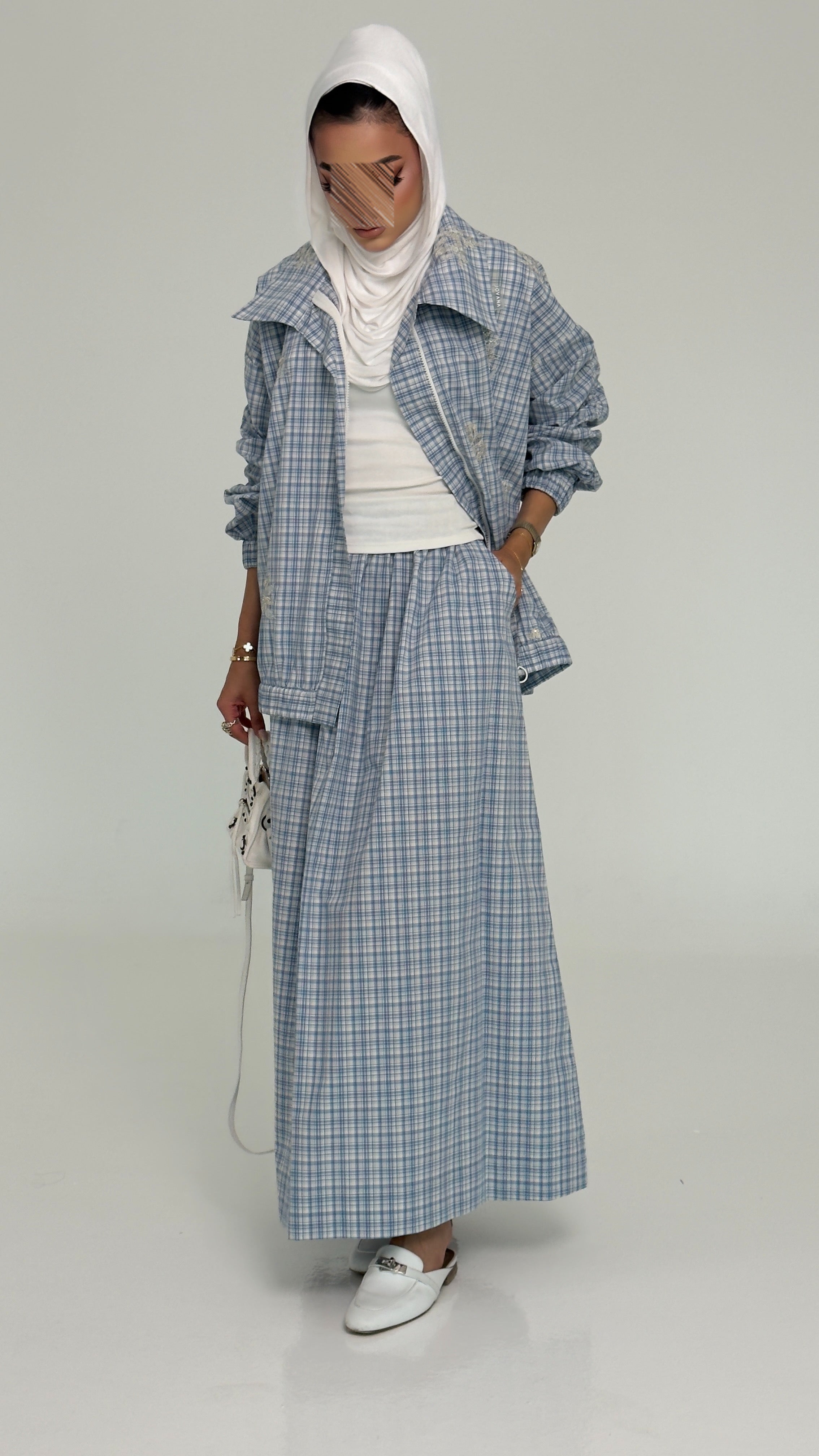 طقم كاروهات أزرق