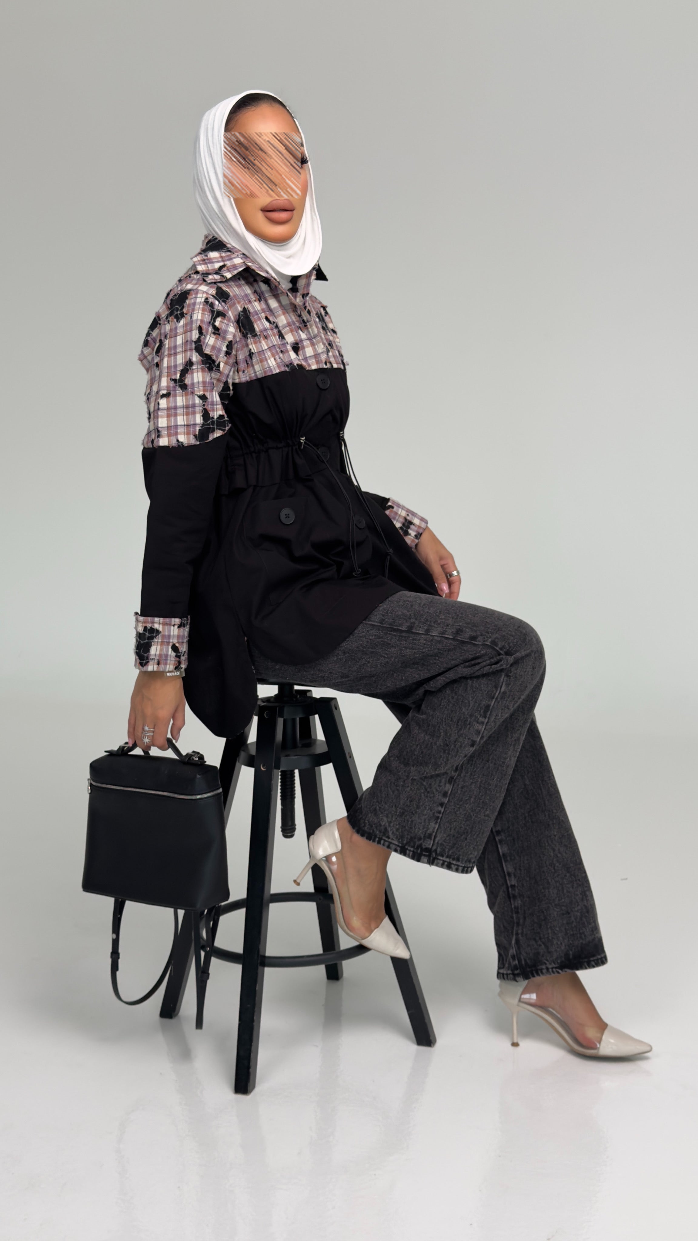 قميص كاروهات أسود